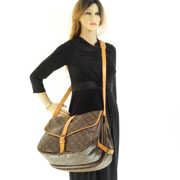 Auth Louis Vuitton Saumur 35 Messenger #7853L23 - Picture 2 of 15